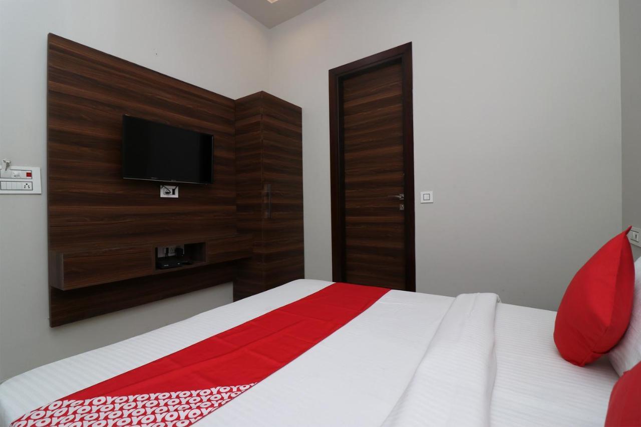 Pānīpat Oyo 38799 Savoy Guest House מראה חיצוני תמונה