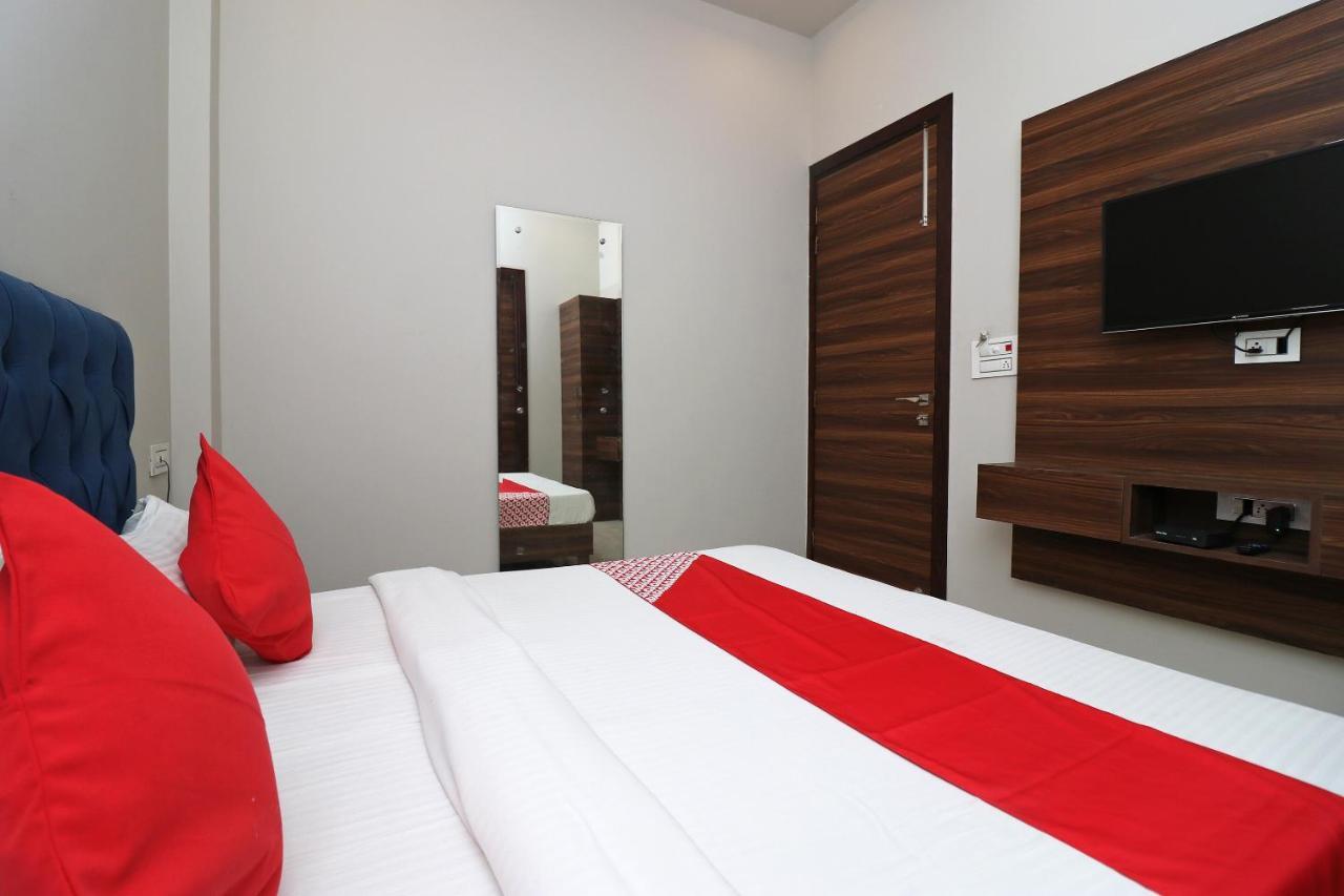 Pānīpat Oyo 38799 Savoy Guest House מראה חיצוני תמונה