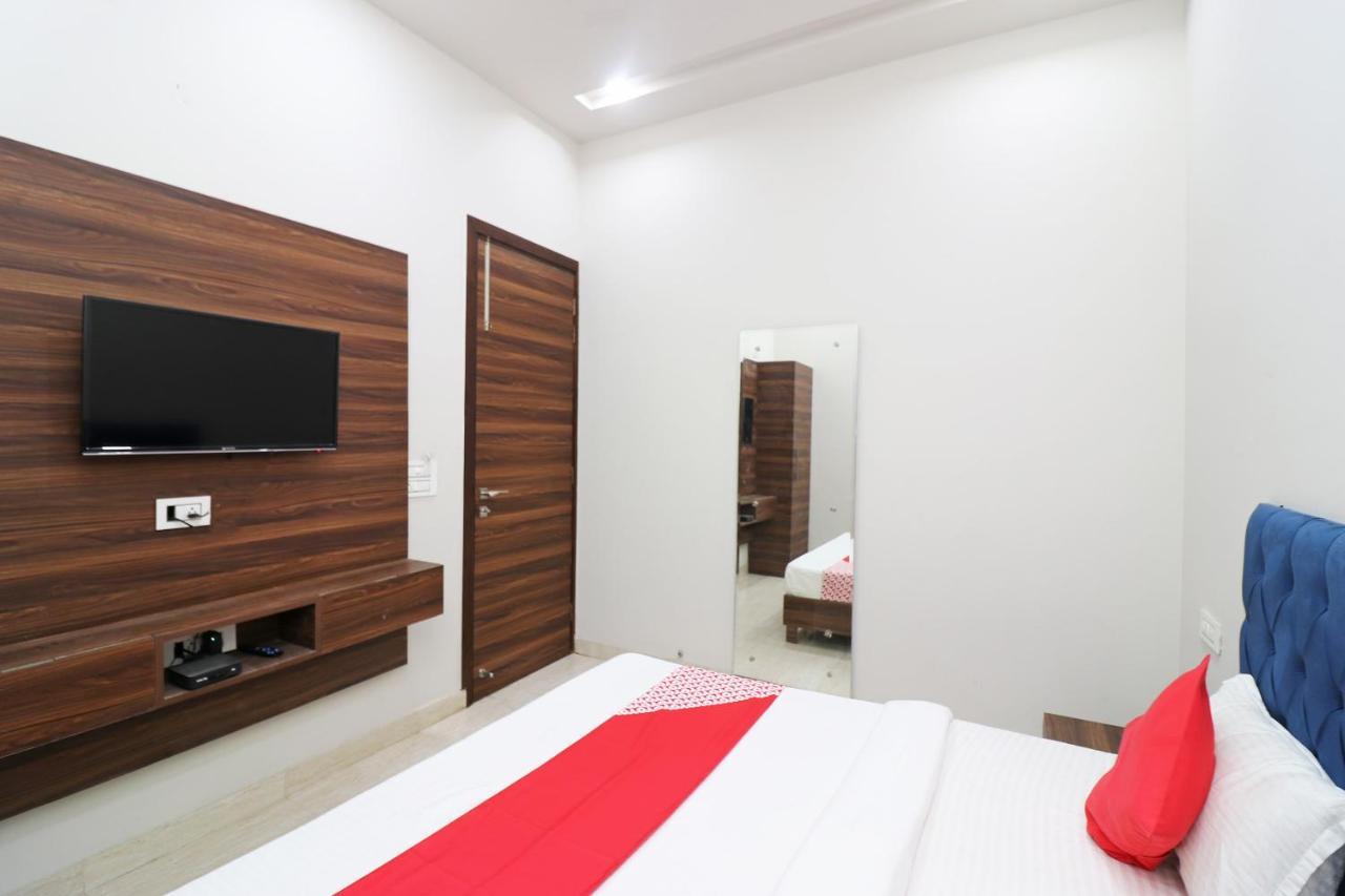 Pānīpat Oyo 38799 Savoy Guest House מראה חיצוני תמונה