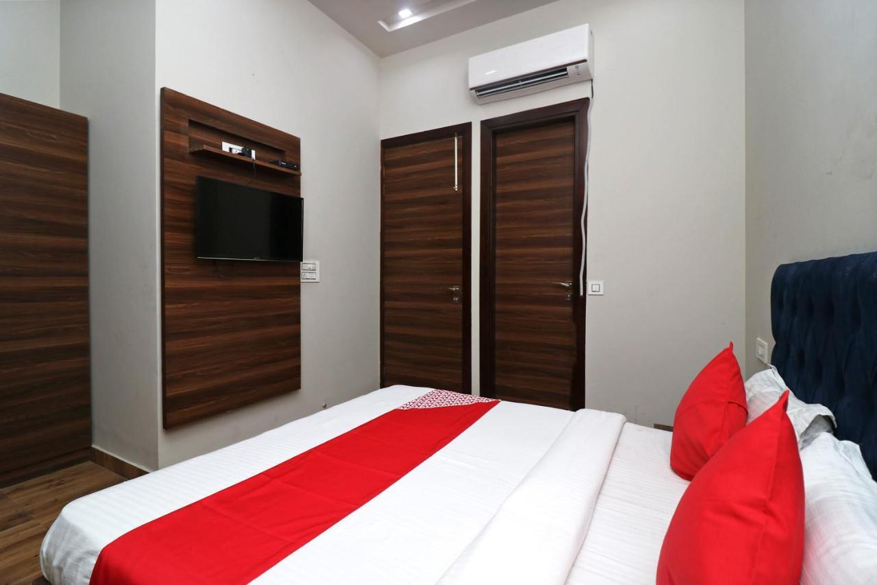 Pānīpat Oyo 38799 Savoy Guest House מראה חיצוני תמונה